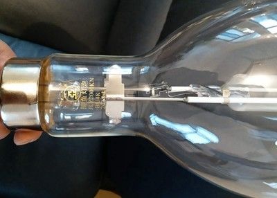 BT220 2000w MH 전구 어로등은 램프를 잡는 금속 할로겐화물 오징어를 숨겼습니다