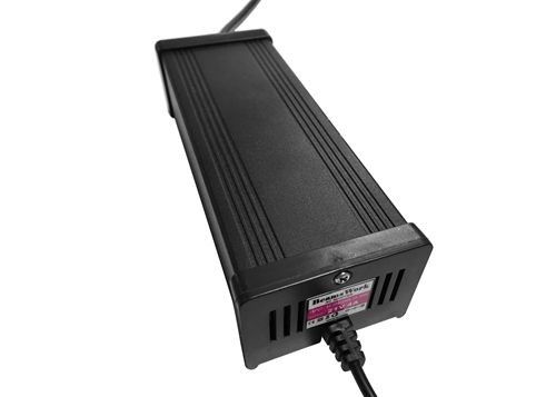 21V 4A 84W 조명 기구 부속물 DC 전력 정전압 50Hz 60Hz